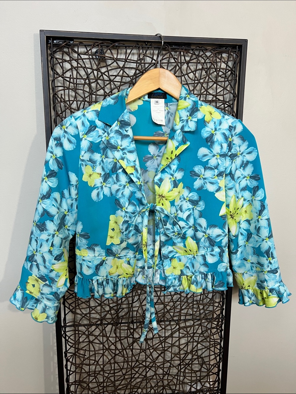 Jeans de Christian Lacroix vintage Y2K Floral crop ruffle blazer teal yellow XXS